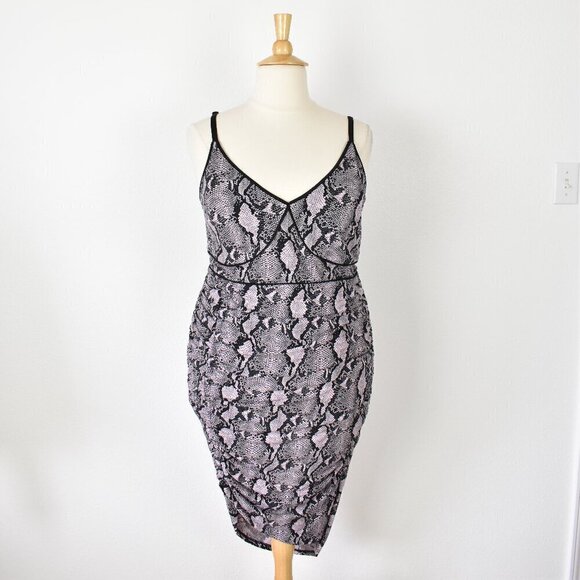torrid Dresses & Skirts - Torrid Mauve Pink Snakeskin Print Studio Knit Ruched Bodycon Dress NEW - 2